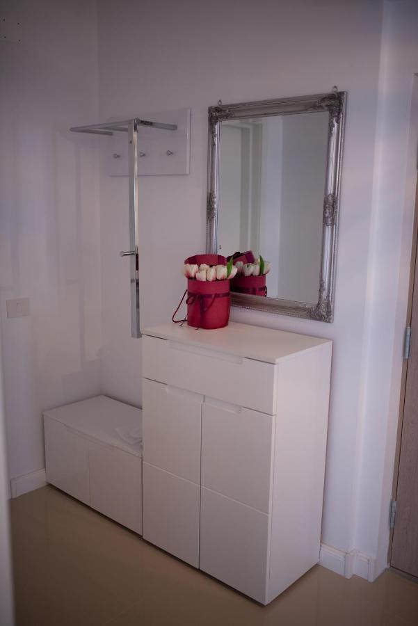 Apartament Denissia Oradea Zewnętrze zdjęcie