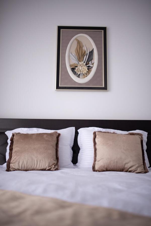 Apartament Denissia Oradea Zewnętrze zdjęcie